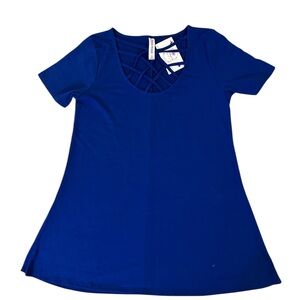 Zenana Women’s shirt with criss-cross neck